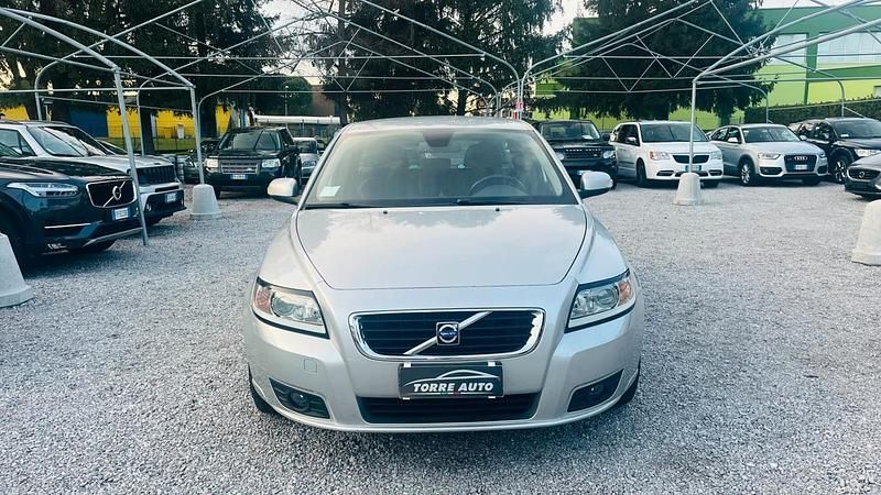 Usata Volvo V50 Momentum 125 CV (91 kW) 2008 Argento Station wagon