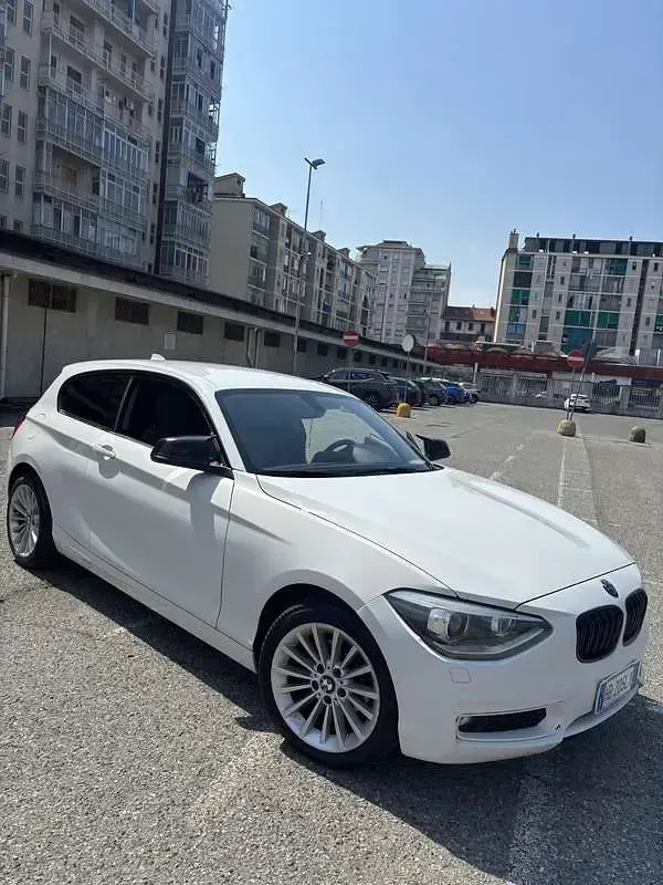 Usata BMW 118 143 CV (105 kW) 2012 Utilitaria
