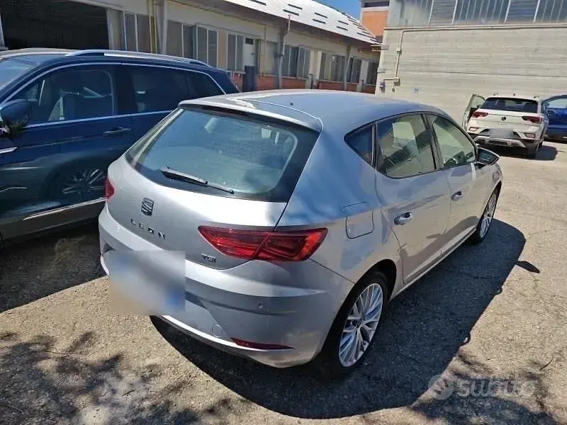Usata Seat Leon Style 131 CV (96 kW) 2020 Grigio Berlina