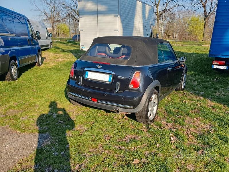 Usata Mini Cooper Cabriolet 120 CV (88 kW) 2006 Nero Cabrio