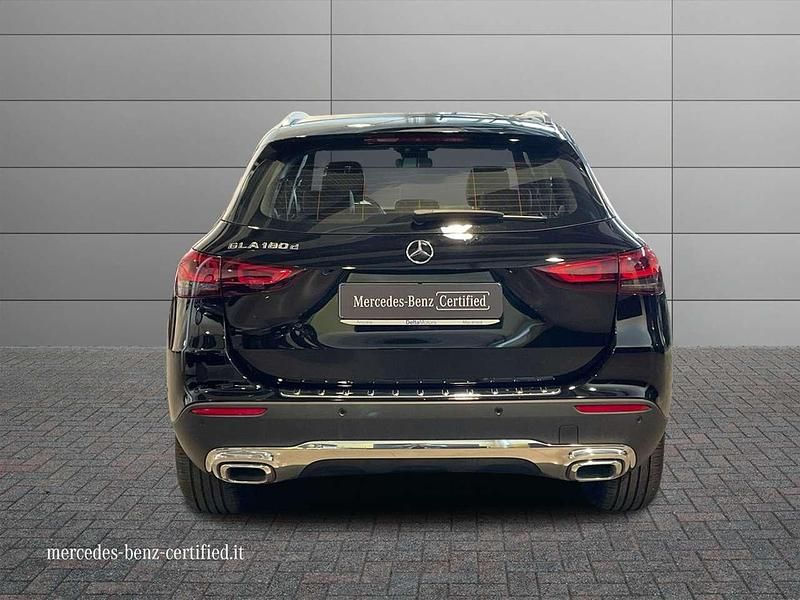 Begagnad Mercedes GLA180 116 HK (85 kW) 2022 Svart SUV