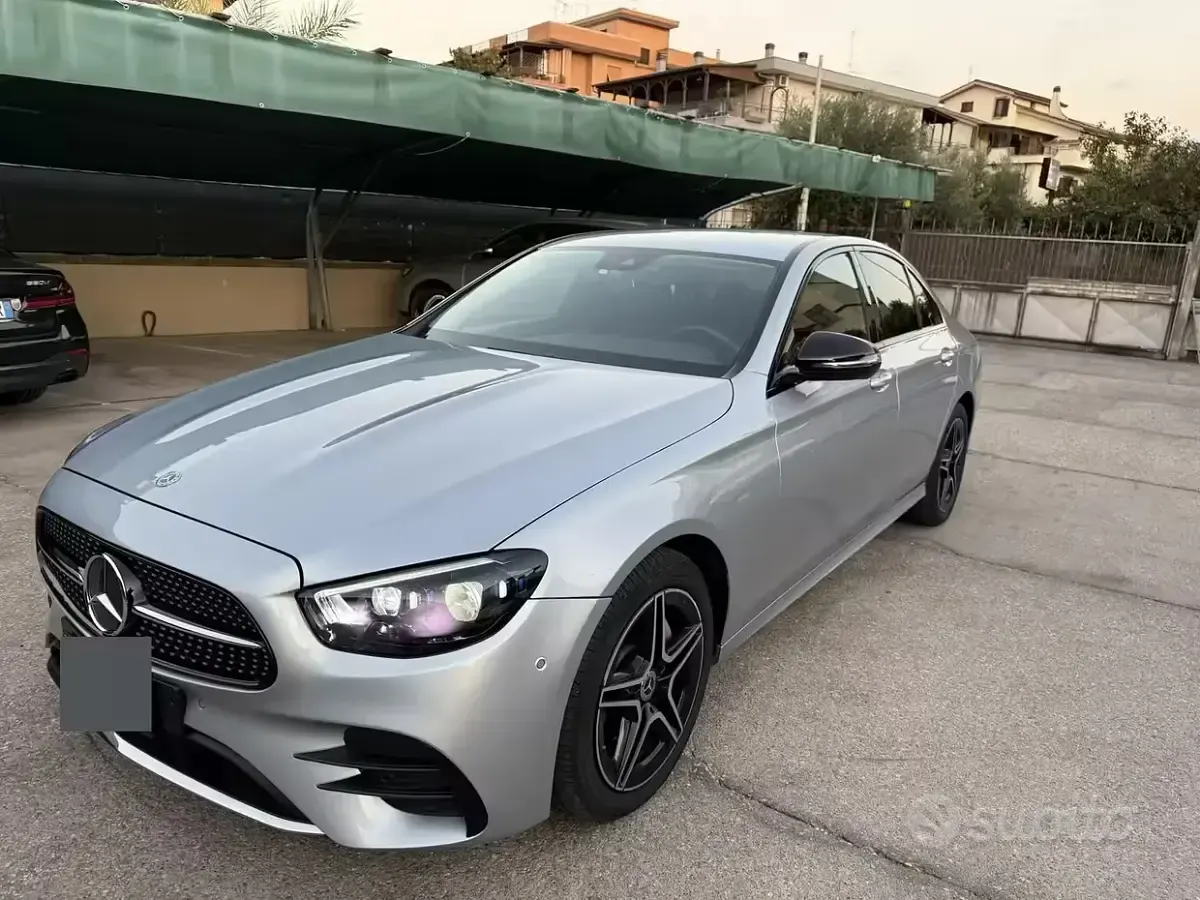 Usata Mercedes E220 2021 Grigio Berlina