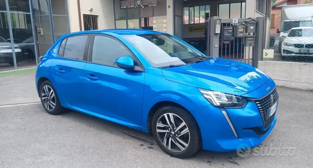 Usata Peugeot 208 Allure 101 CV (74 kW) 2020 Blu Utilitaria