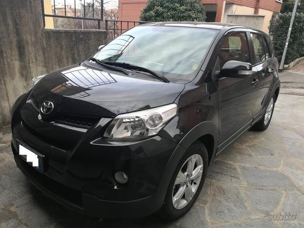 Toyota urban cruiser 2010