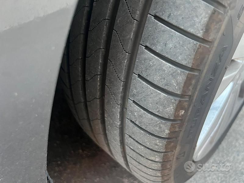 Usata Mercedes B180 122 CV (89 kW) 2013 Grigio Monovolume