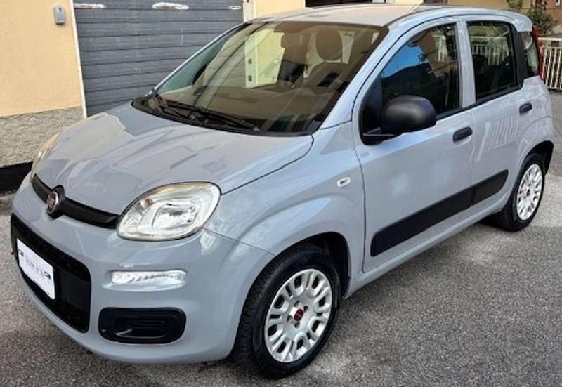 Usata Fiat Panda Easy 69 CV (50 kW) 2018 Grigio moda Utilitaria
