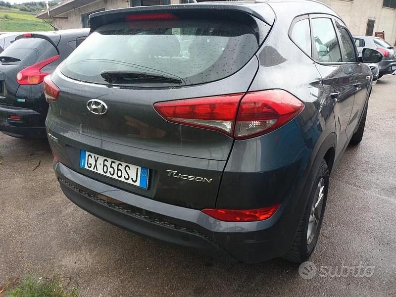 Usata Hyundai Tucson Edition 116 CV (85 kW) 2016 Grigio SUV