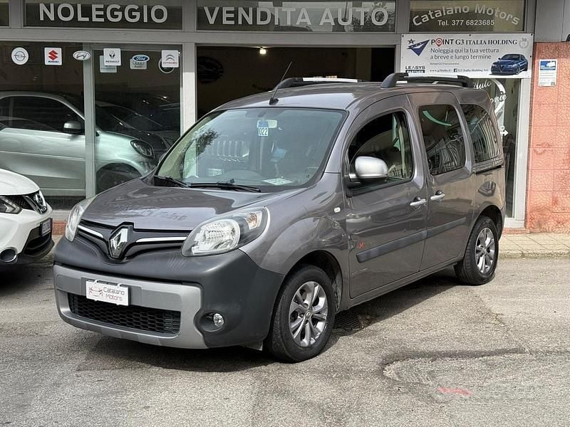 Usata Renault Kangoo 90 CV (66 kW) 2015 Grigio Monovolume