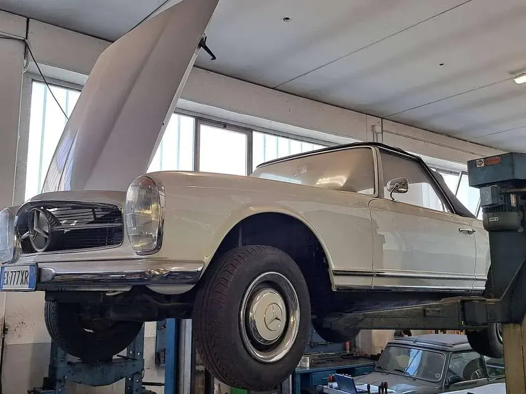 Usata Mercedes 230 150 CV (110 kW) 1966 Bianco Cabrio