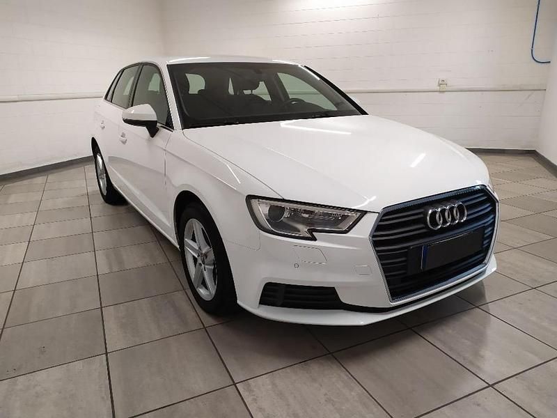 Usata Audi A3 Business 116 CV (85 kW) 2019 Bianco Berlina