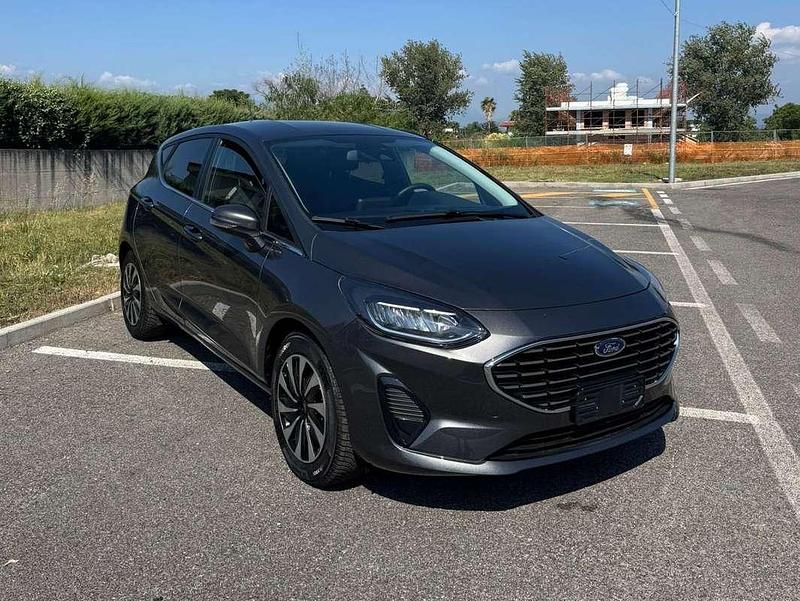 Grigio Usata 2023 Ford Fiesta Titanium Due volumi | 14.000 € (Ottimo prezzo) - Immagine 1/4