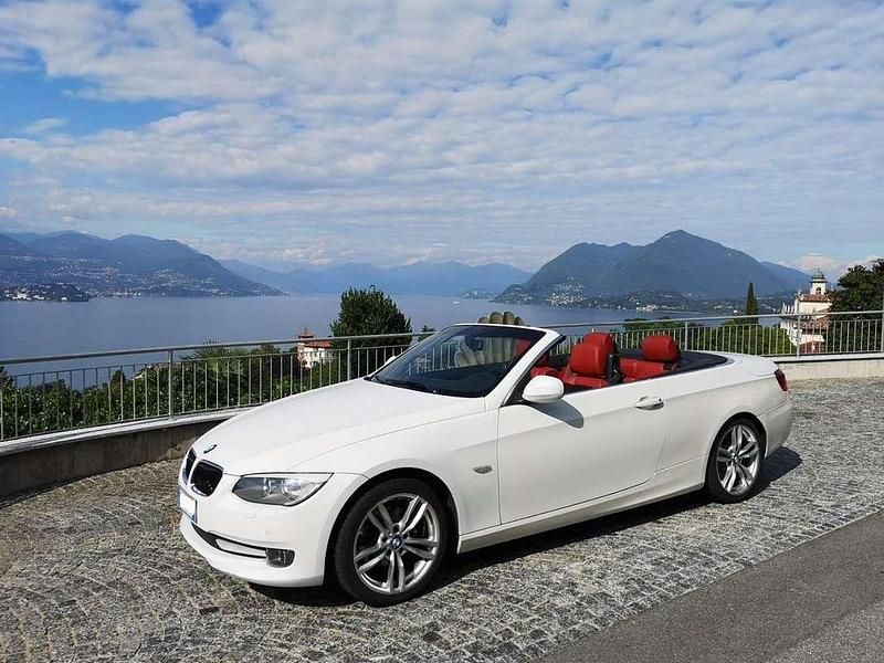 Bianco Usata 2011 BMW 320 Cabriolet Cabrio | 13.500 € (Cara) - Immagine 1/3
