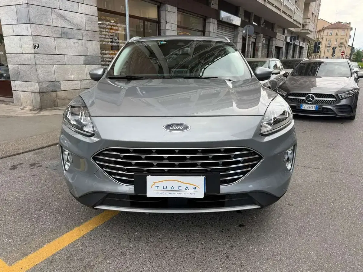 Usata Ford Kuga Titanium 120 CV (88 kW) 2024 Grigio SUV