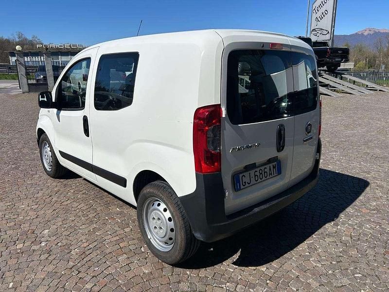 Usata Fiat Fiorino 80 CV (58 kW) 2022 Bianco pastello Monovolume
