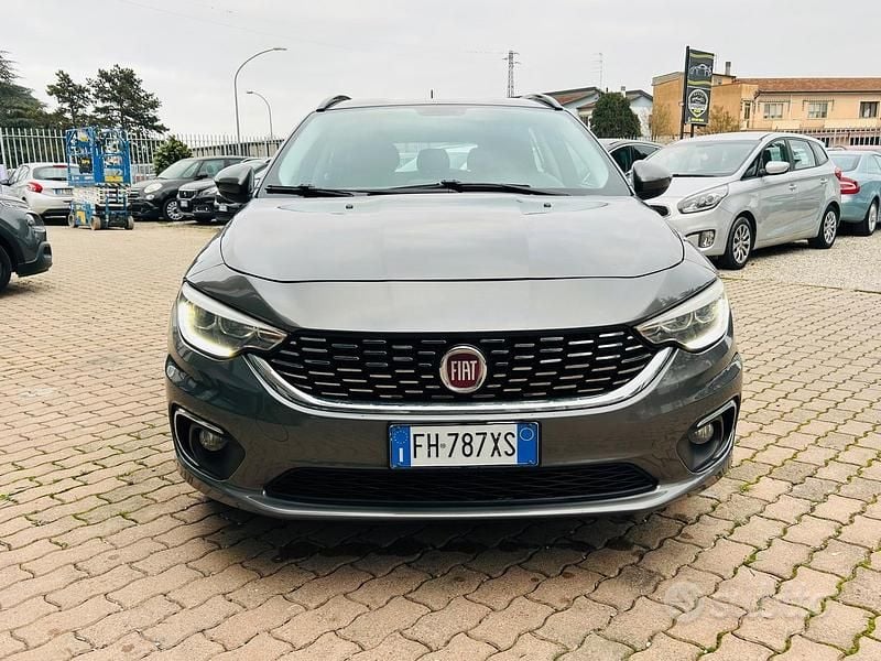 Usata Fiat Tipo Lounge 120 CV (88 kW) 2017 Grigio Station wagon
