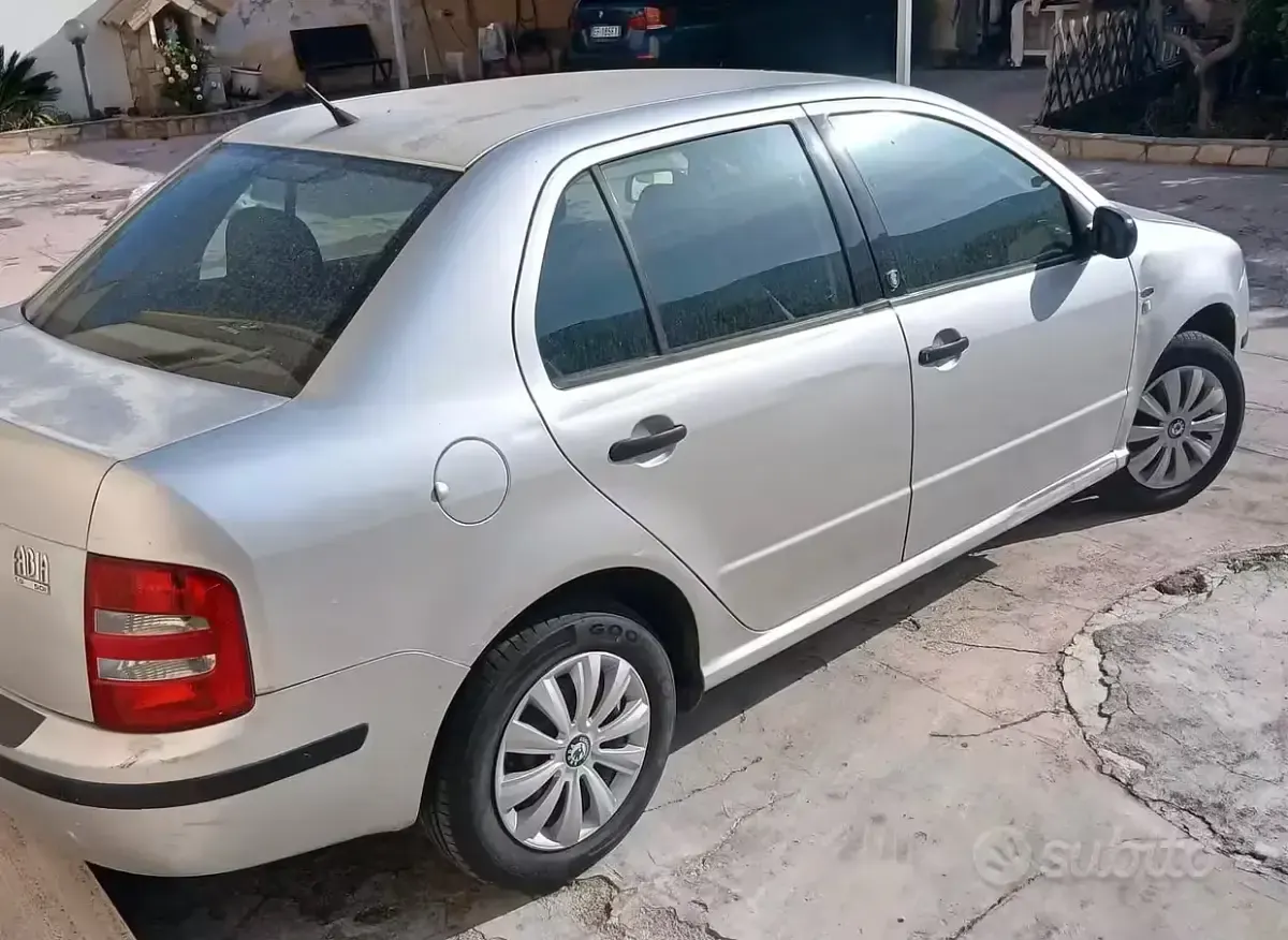 Usata Skoda Fabia 64 CV (47 kW) 2002 Grigio Berlina