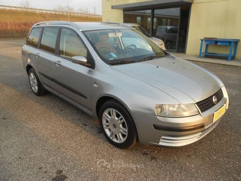 Usata Fiat Stilo Dynamic 116 CV (85 kW) 2003 Argento metallizzato Station wagon