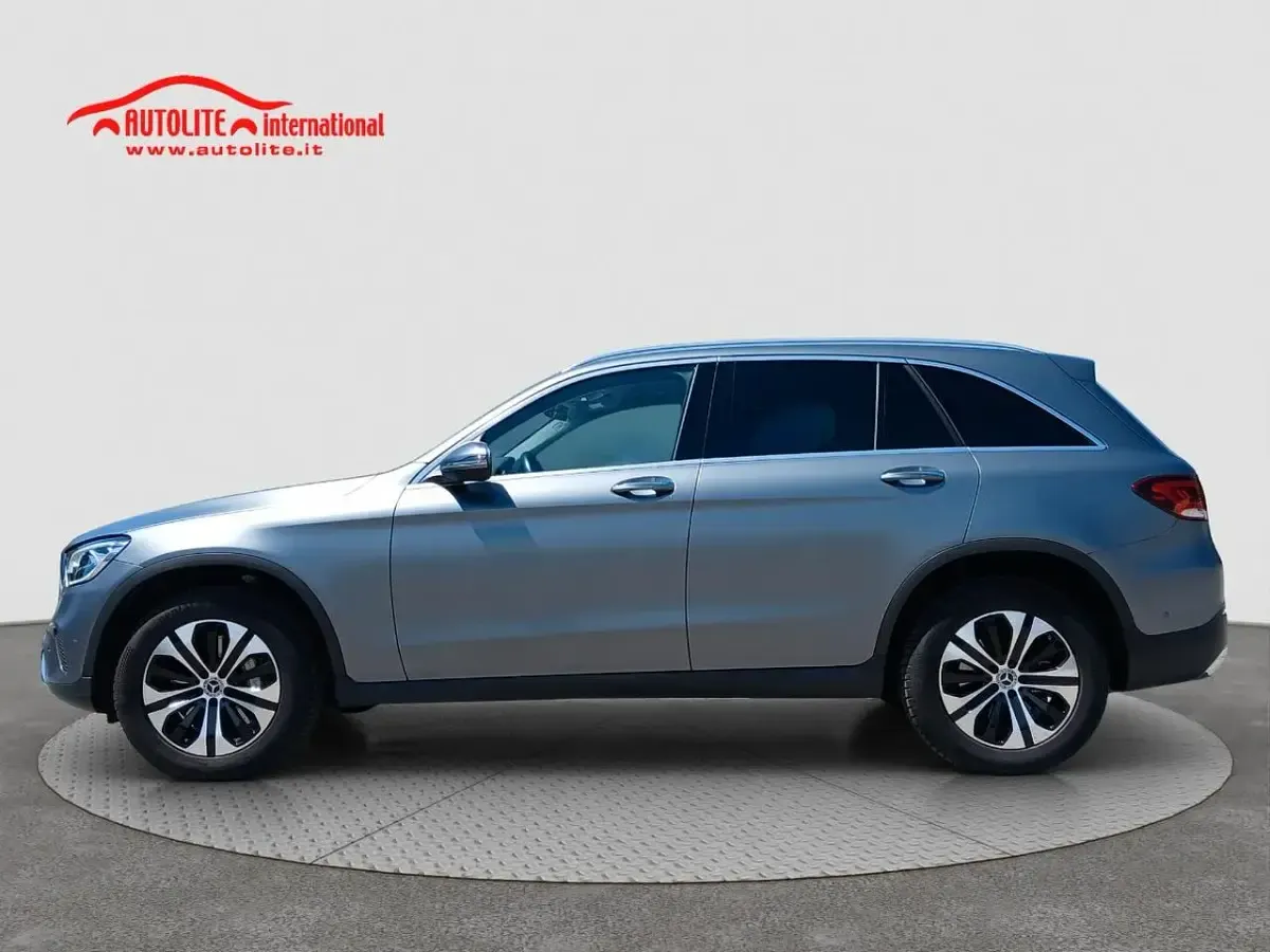 Usata Mercedes GLC300 Business 211 CV (155 kW) 2021 Giallo SUV