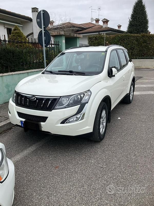 Usata Mahindra XUV500 140 CV (102 kW) 2017 Bianco SUV