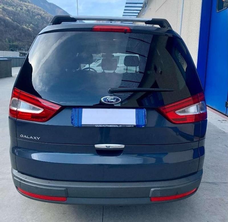 Usata Ford Galaxy Titanium 163 CV (119 kW) 2012 Blu metallizzato Monovolume