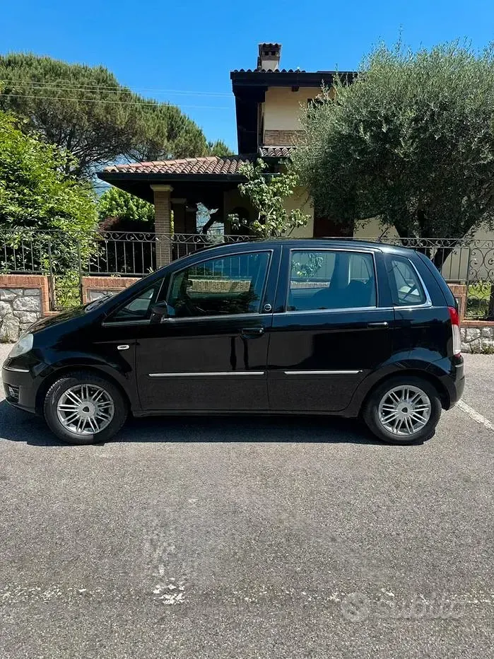 Usata Lancia Musa 77 CV (56 kW) 2009 Nero Monovolume