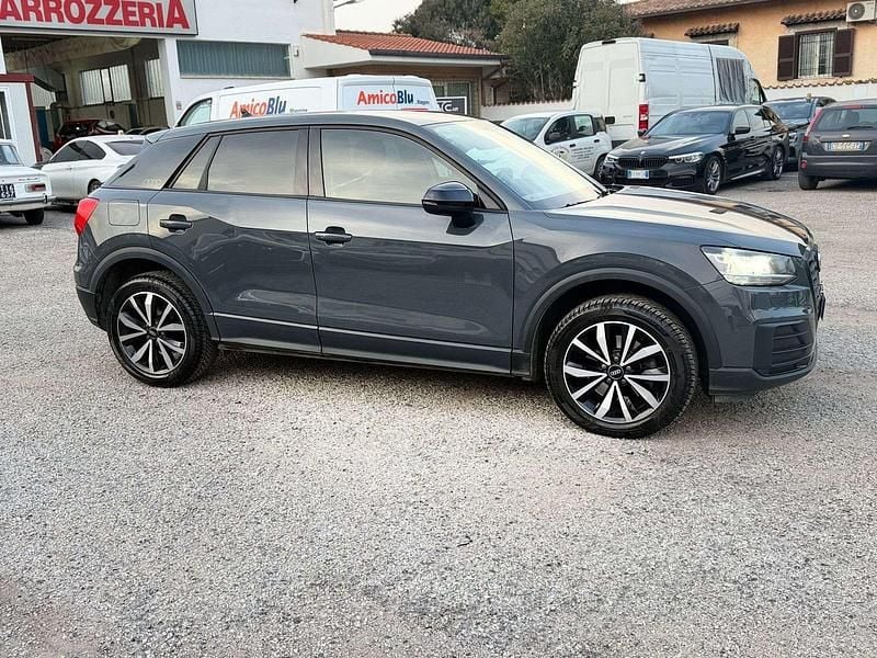 Usata Audi Q2 Business 116 CV (85 kW) 2017 Grigio SUV