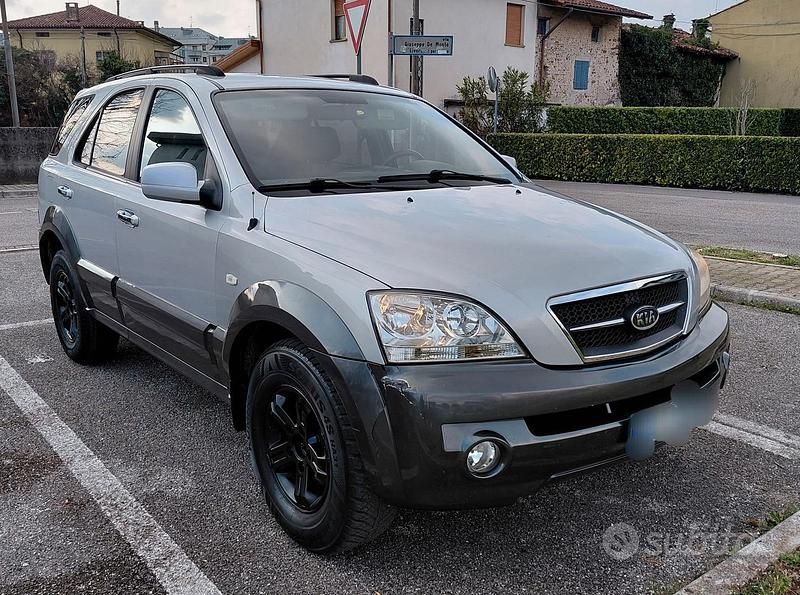 Usata Kia Sorento 140 CV (102 kW) 2005 Grigio SUV