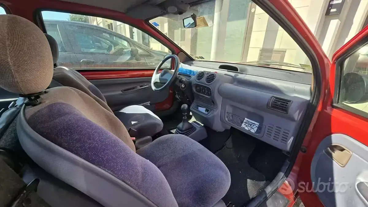 Usata Renault Twingo 58 CV (42 kW) 1998 Rosso Utilitaria