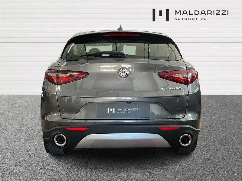 Usata Alfa Romeo Stelvio Business 190 CV (139 kW) 2021 Grigio SUV