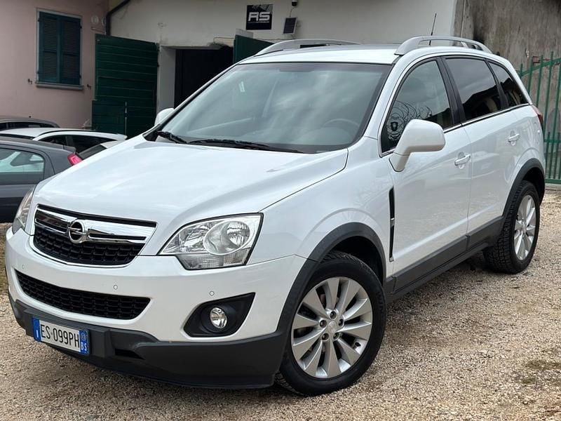 Argento Usata 2013 Opel Antara Cosmo SUV | 7990 € (Cara) - Immagine 1/4