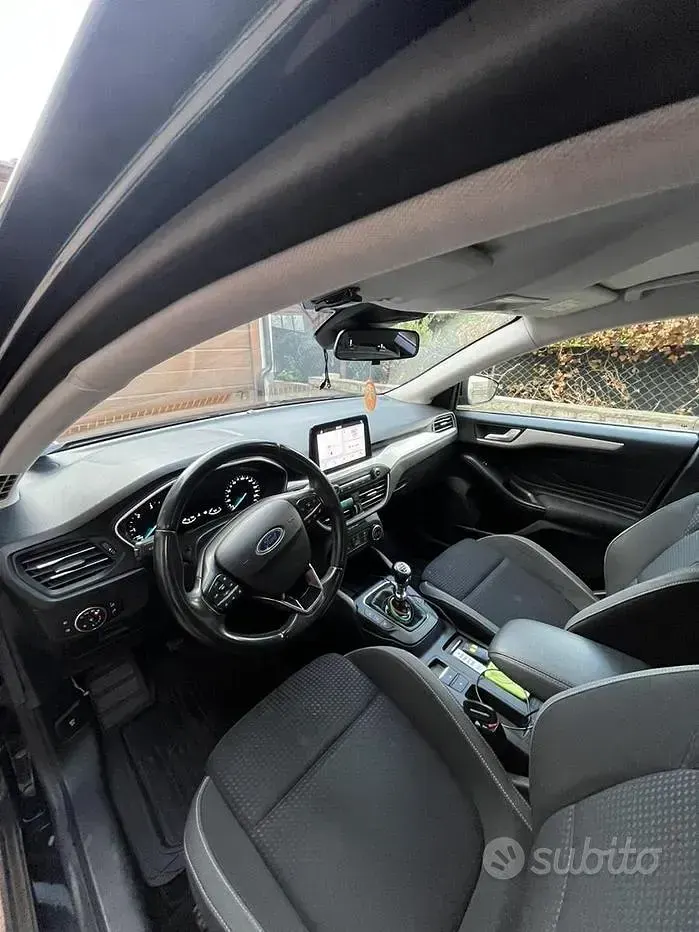Usata Ford Focus 120 CV (88 kW) 2019 Nero Station wagon
