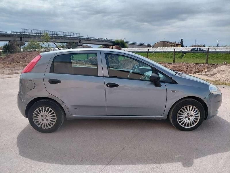 Usata Fiat Grande Punto Dynamic 77 CV (56 kW) 2007 Utilitaria