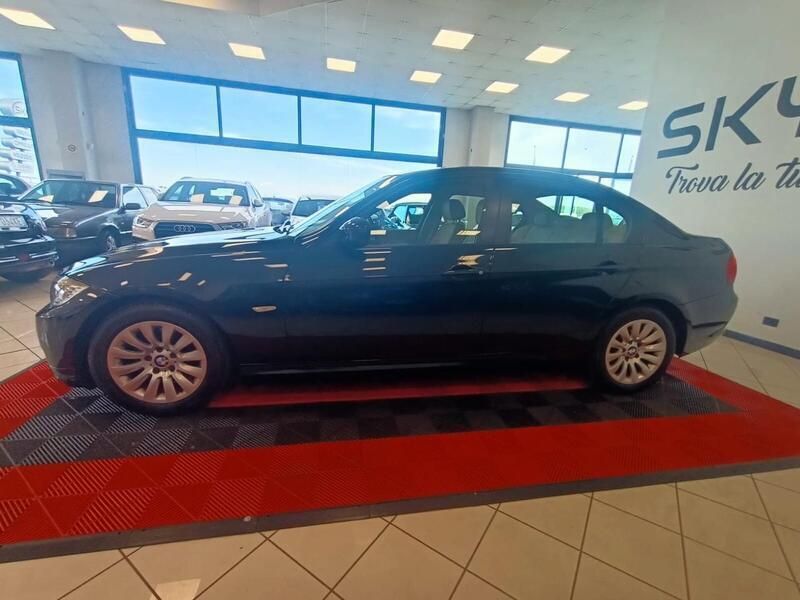 Usata BMW 320 177 CV (130 kW) 2009 Nero Berlina