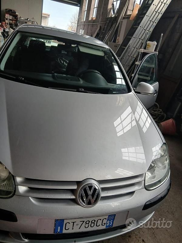 Usata VW Golf IV 105 CV (77 kW) 2004 Grigio Berlina