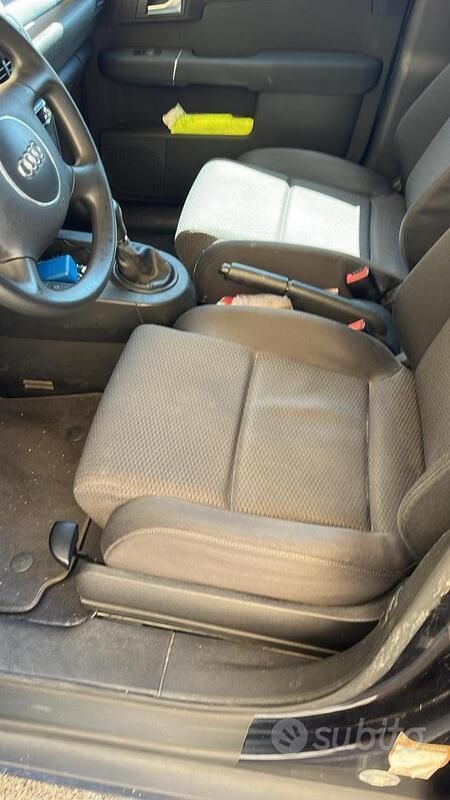 Usata Audi A2 75 CV (55 kW) 2002 Blu Utilitaria