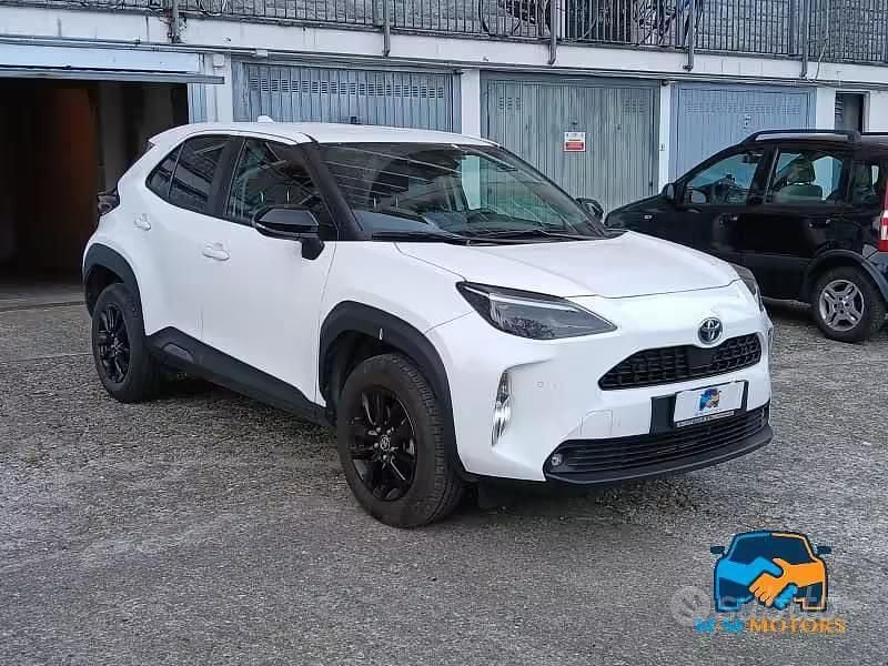 Usata Toyota Yaris Cross Business Edition 116 CV (85 kW) 2024 Bianco SUV