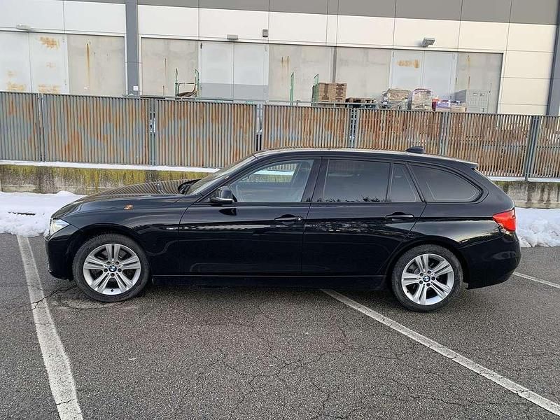 Usata 2013 BMW 320 Sport Line Station wagon | 9400 € (Buon prezzo) - Immagine 1/4
