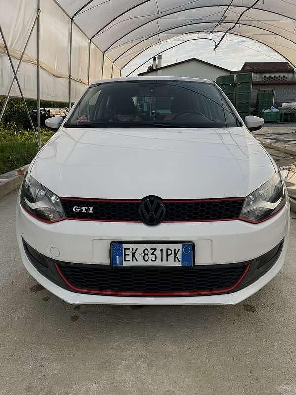 Usata VW Polo Comfortline 90 CV (66 kW) 2011 Bianco Utilitaria