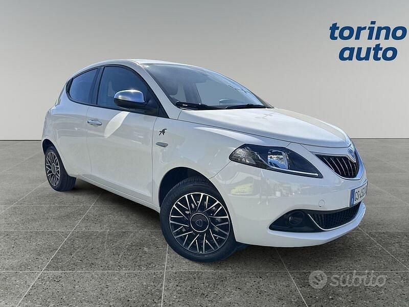 Usata Lancia Ypsilon 70 CV (51 kW) 2023 Bianco Utilitaria