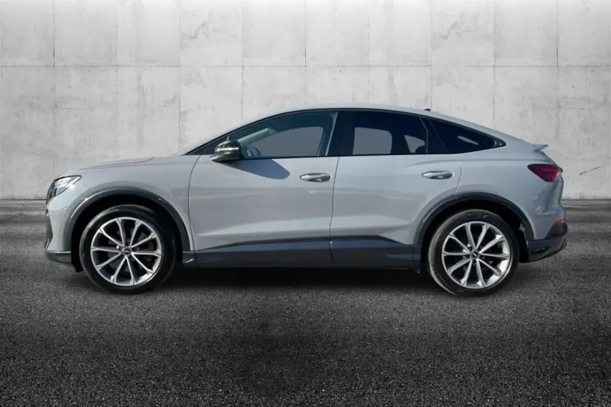 Usata Audi Q4 e-tron 69 kW (95 CV) 2023 Grigio SUV