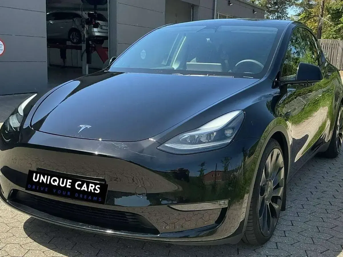 Usata Tesla Model Y 152 kW (208 CV) 2022 Grigio SUV