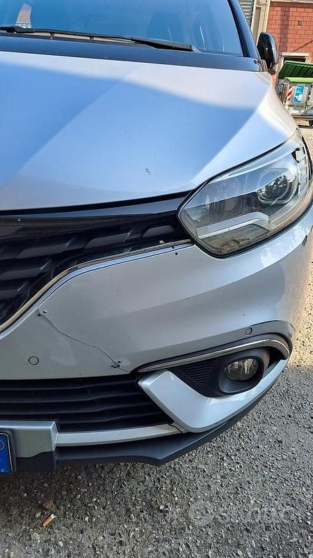 Usata Renault Grand Scénic IV 120 CV (88 kW) 2019 Grigio Monovolume
