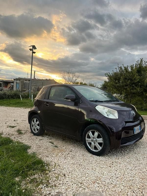 Usata Toyota iQ 98 CV (72 kW) 2010 Utilitaria