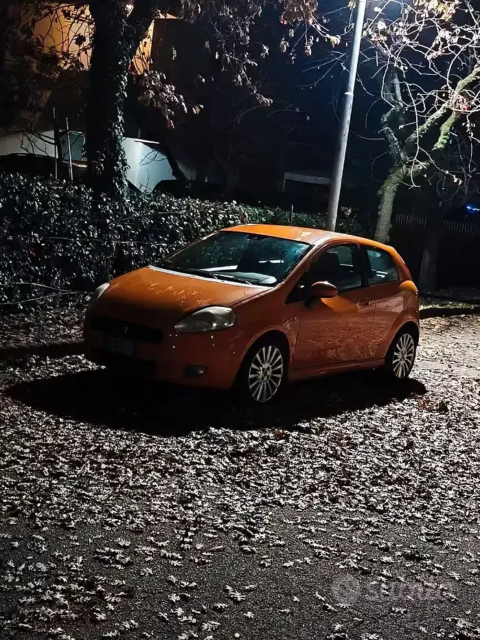Usata Fiat Grande Punto 95 CV (69 kW) 2007 Arancione Utilitaria