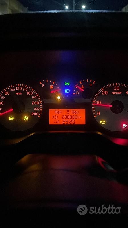 Usata Fiat Grande Punto Sport 131 CV (96 kW) 2006 Rosso Utilitaria