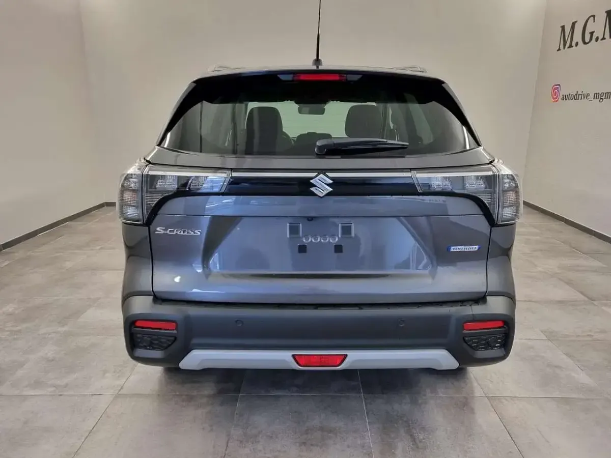 Nuova Suzuki SX4 S-Cross 110 CV (80 kW) 2026 Grigio scuro SUV