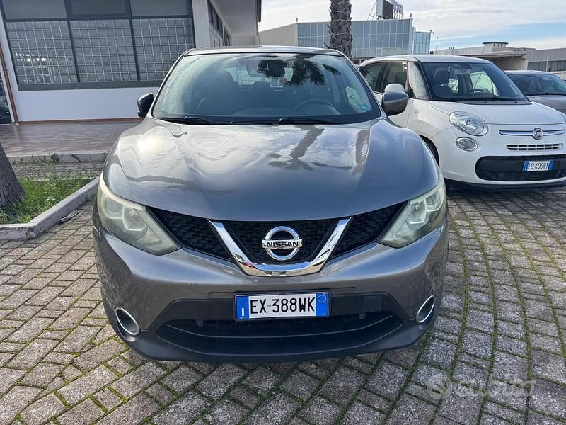 Grigio Usata 2015 Nissan Qashqai Tekna SUV | 9000 € (Ottimo prezzo) - Immagine 1/4