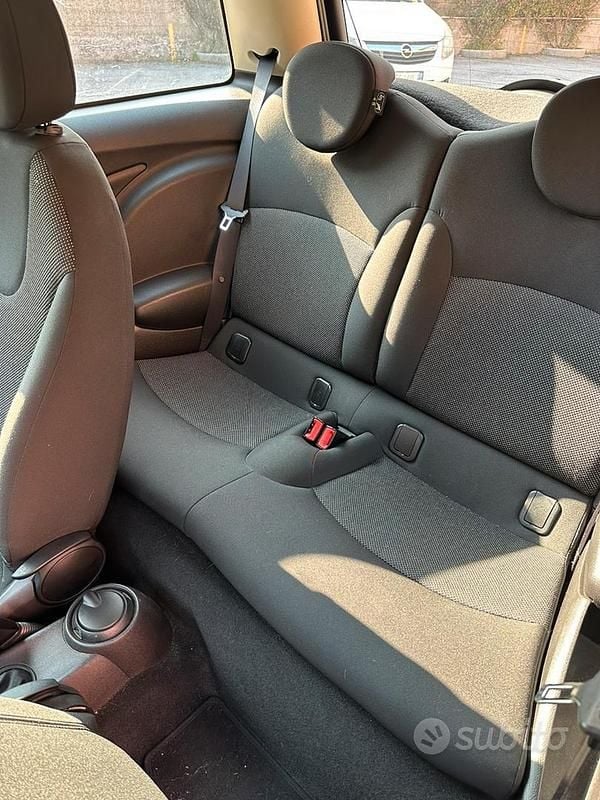 Usata Mini Cooper D 112 CV (82 kW) 2014 Bianco Utilitaria