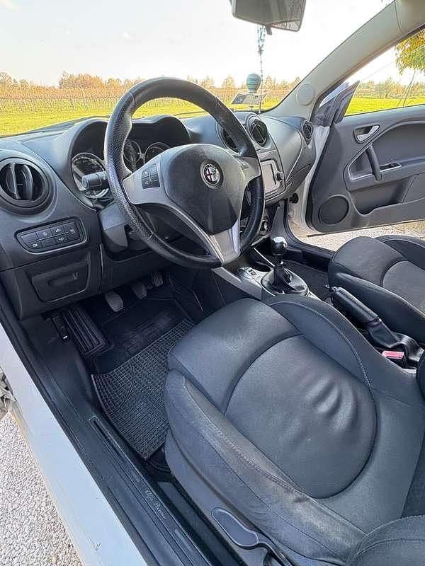 Second-hand Alfa Romeo MiTo Impression 84 CP (61 kW) 2015 Alb Hatchback