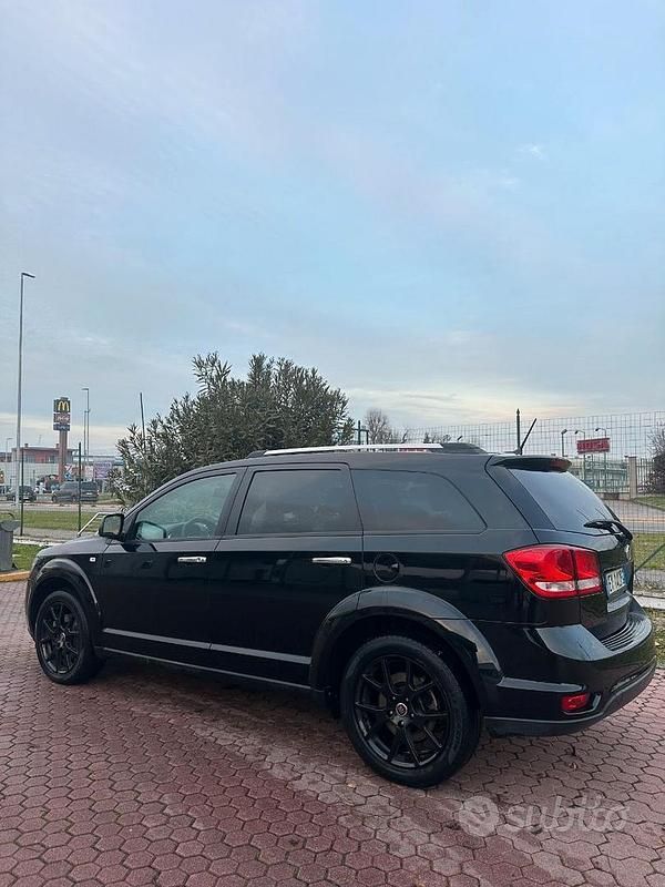 Nero Usata 2015 Fiat Freemont SUV | 6750 € (Ottimo prezzo) - Immagine 1/4